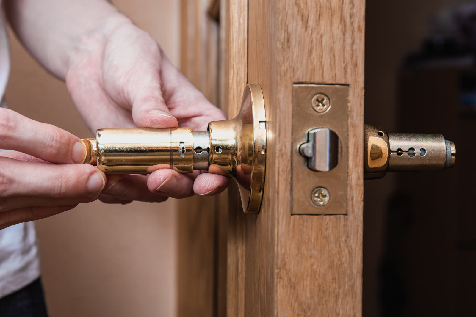 locksmith carpenter fix knob on wooden door by scr — Other Minor Repairs in Sarasota, FL